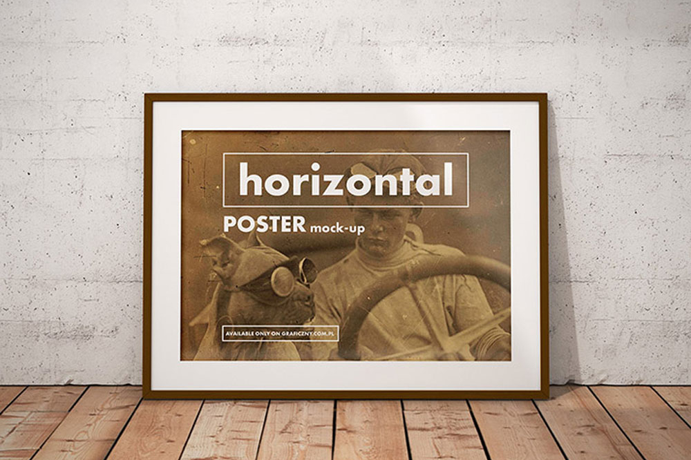Free Vintage Frame Poster Mockup PSD