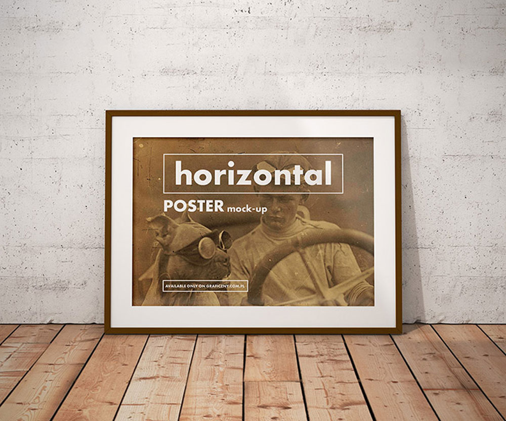 Free Vintage Frame Poster Mockup PSD