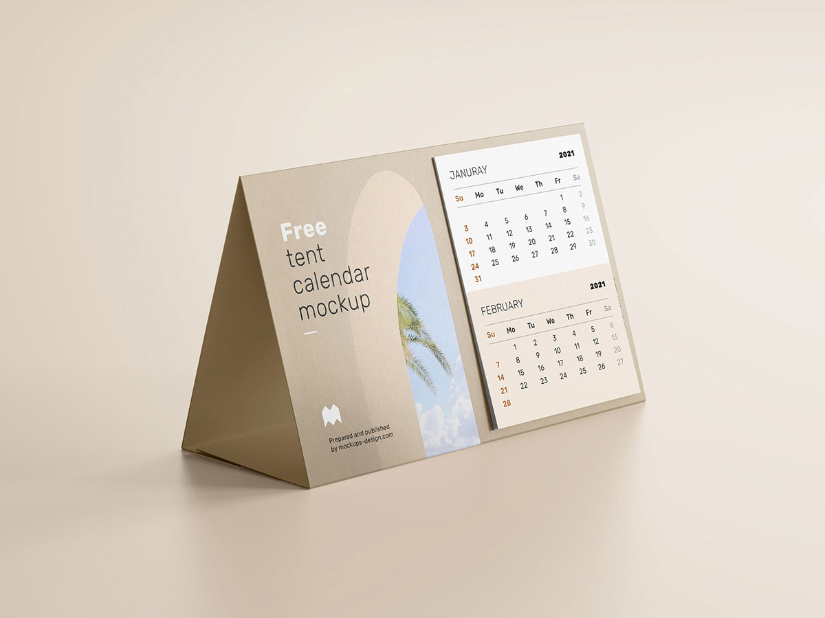 Free Table Desk Tent Calendar Mockup PSD