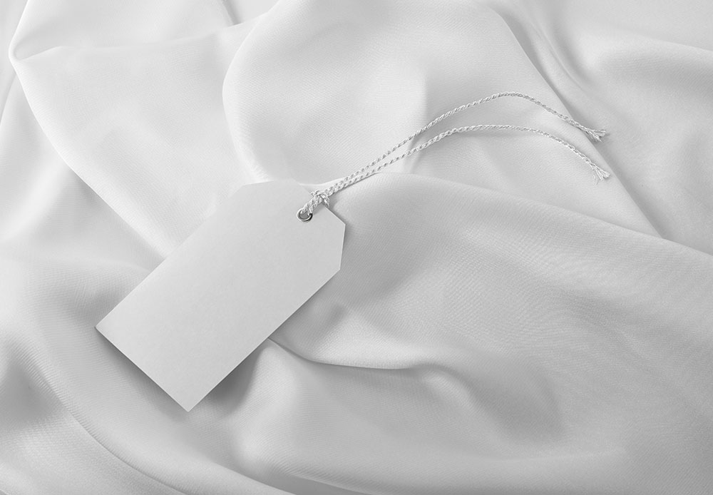 Free Clothing Tag Label Mockup PSD