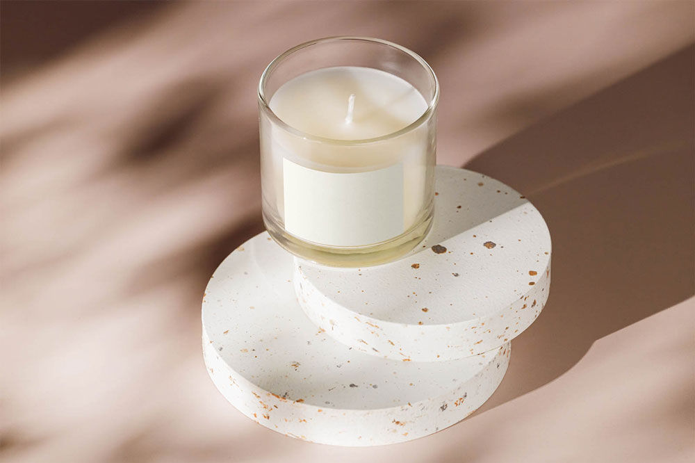 Free Dreamy Candle Mockup PSD