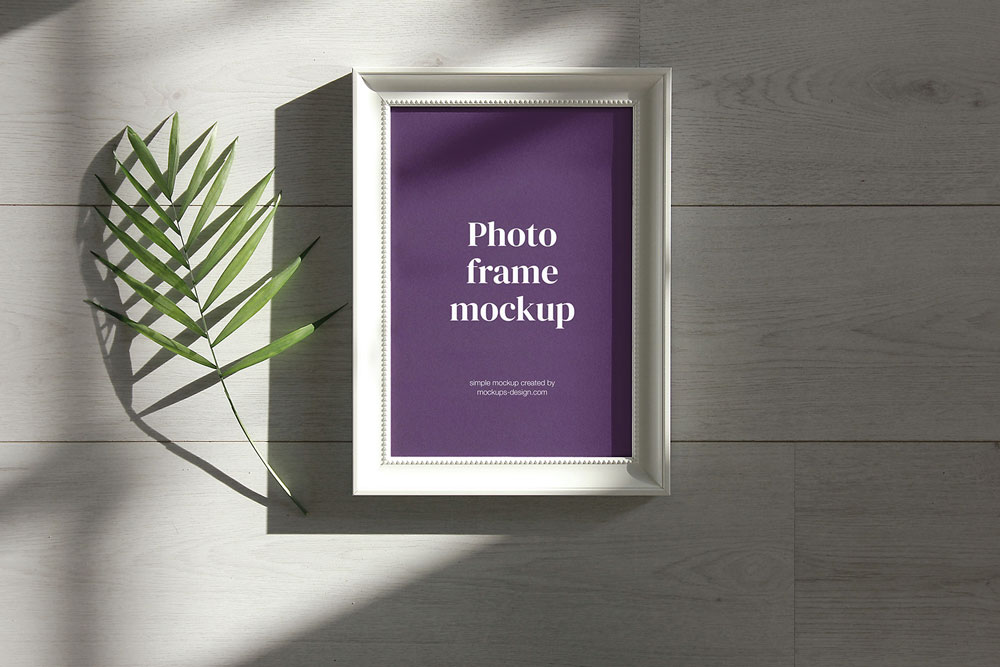 Free Light Photo Frame Mockup PSD