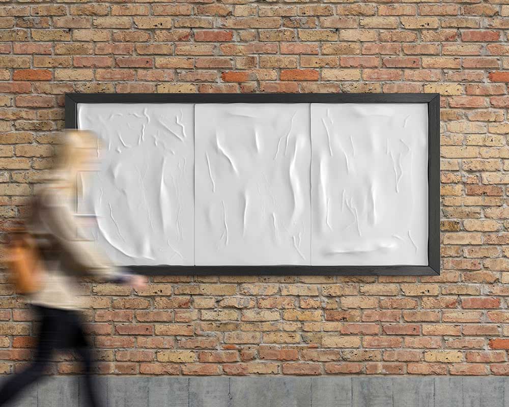 Free Outdoor Wrinkled Poster Mockup PSD