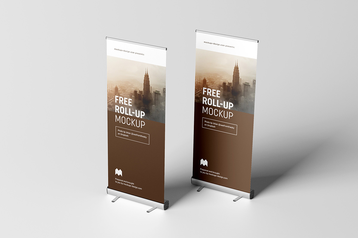 Free Roll-up Stand Mockup PSD