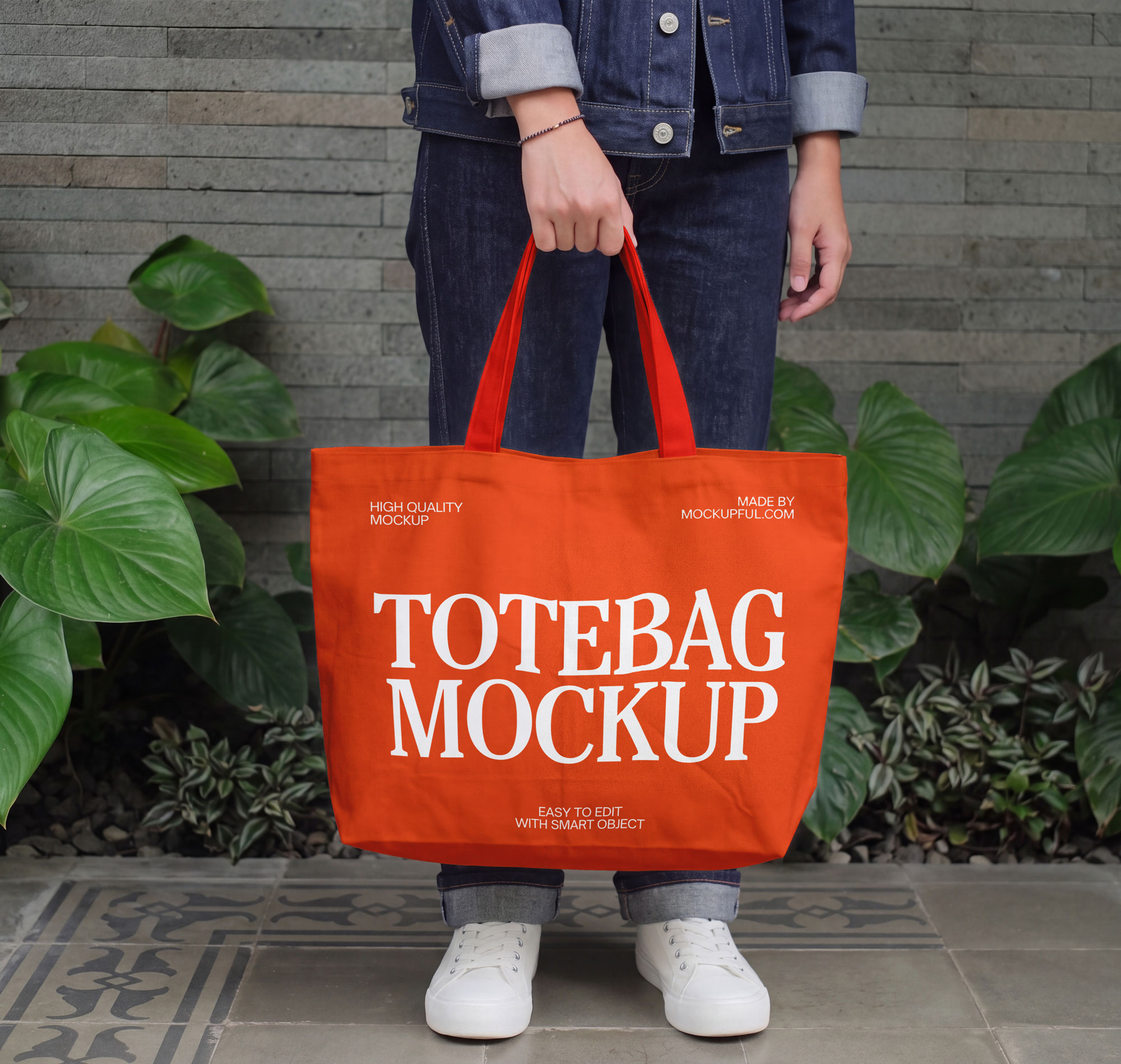 Free Tote Bag Mockup